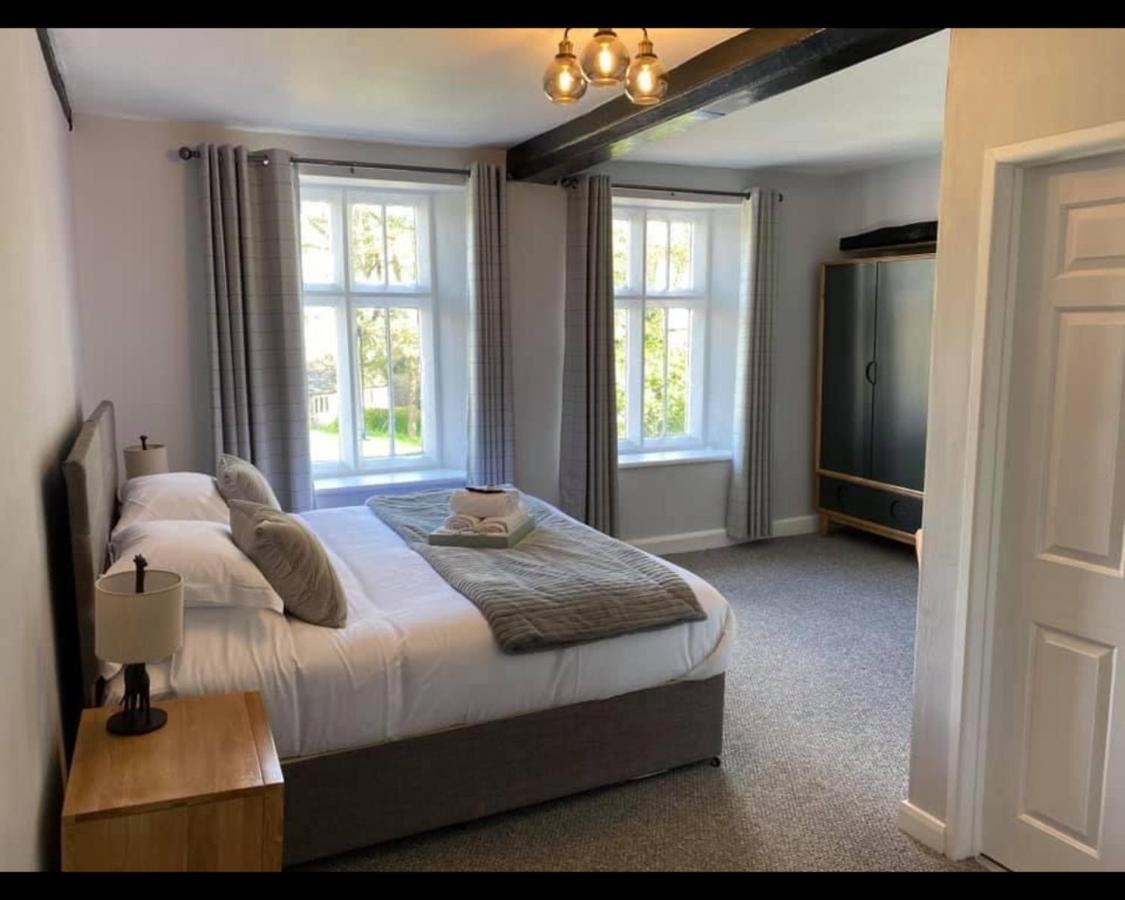 The Rose & Crown Farmhouse Kitchen Nympsfield Phòng bức ảnh