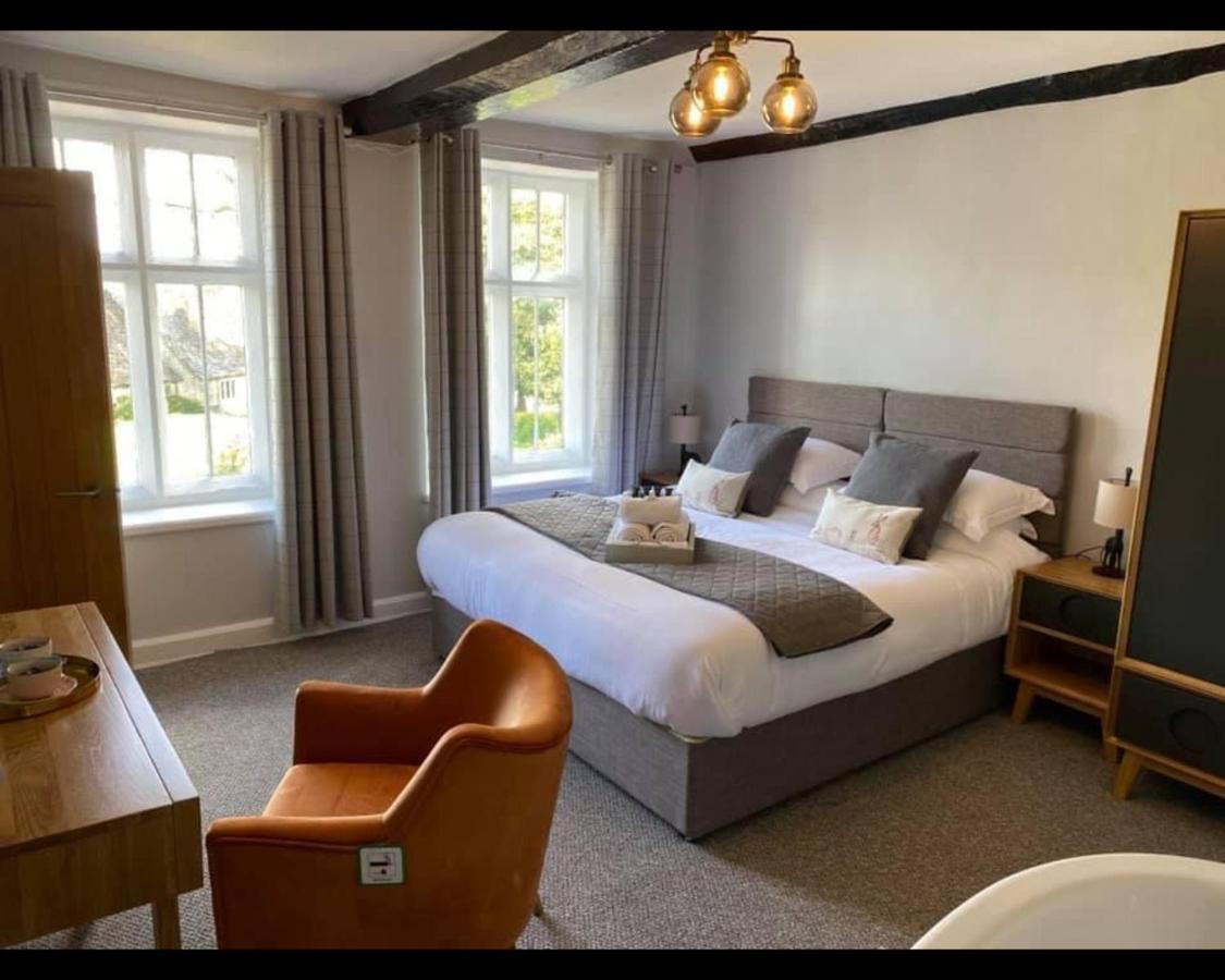 The Rose & Crown Farmhouse Kitchen Nympsfield Phòng bức ảnh